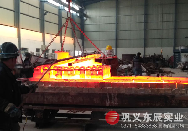 河南東辰破碎機(jī)耐磨錘頭合金復(fù)合錘頭